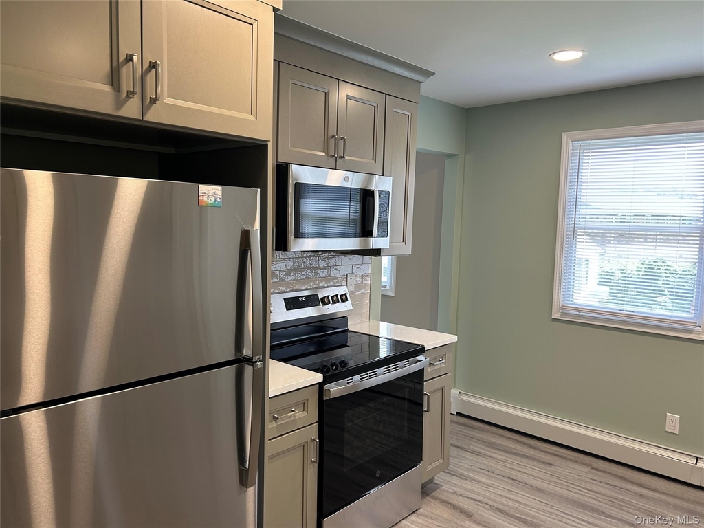 85 Ralph Avenue - Photo 1