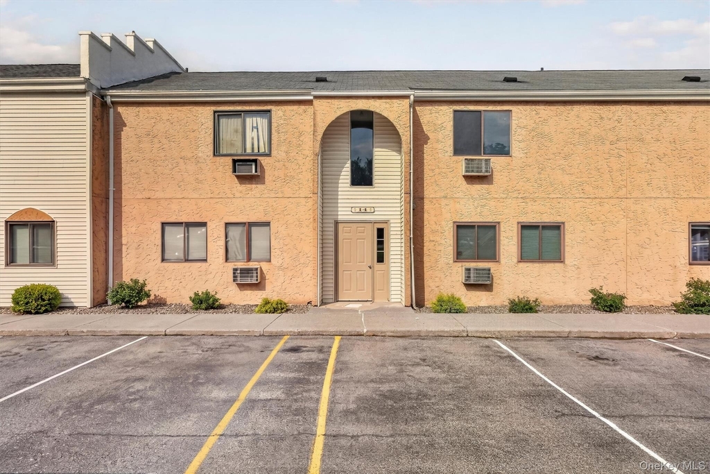 14 Scarborough Lane - Photo 1
