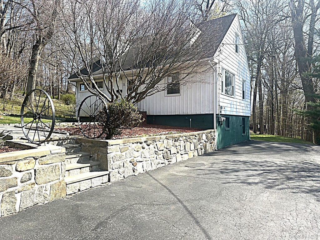 8 Ridge Street - Photo 2