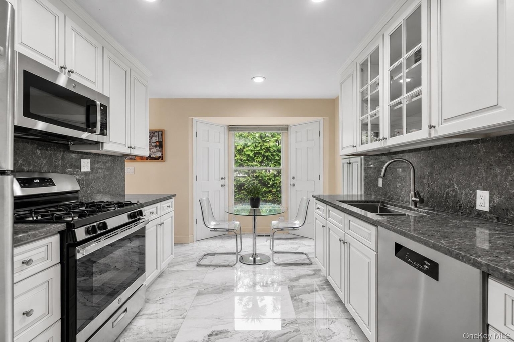1180 E. Broadway - Photo 9
