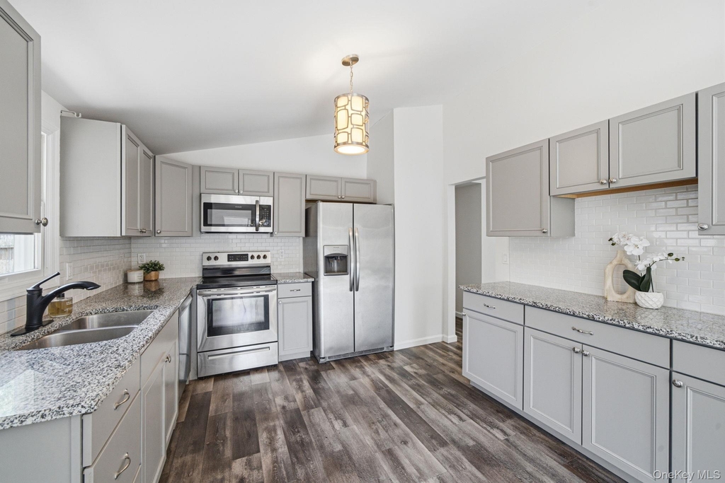 28 Ashwood Drive - Photo 5
