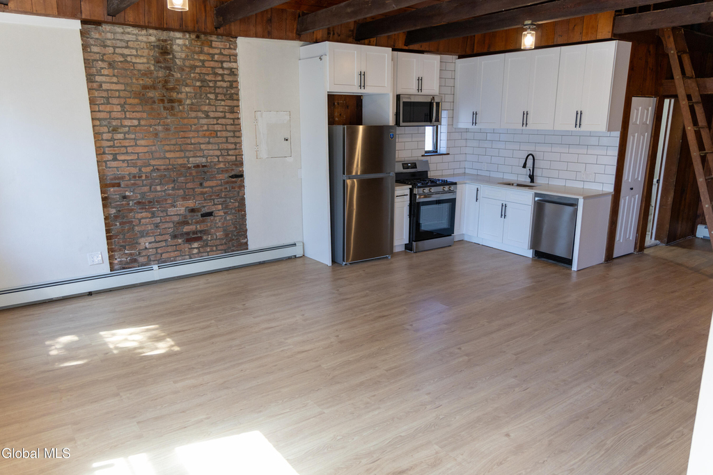 11 Jefferson Street - Photo 3