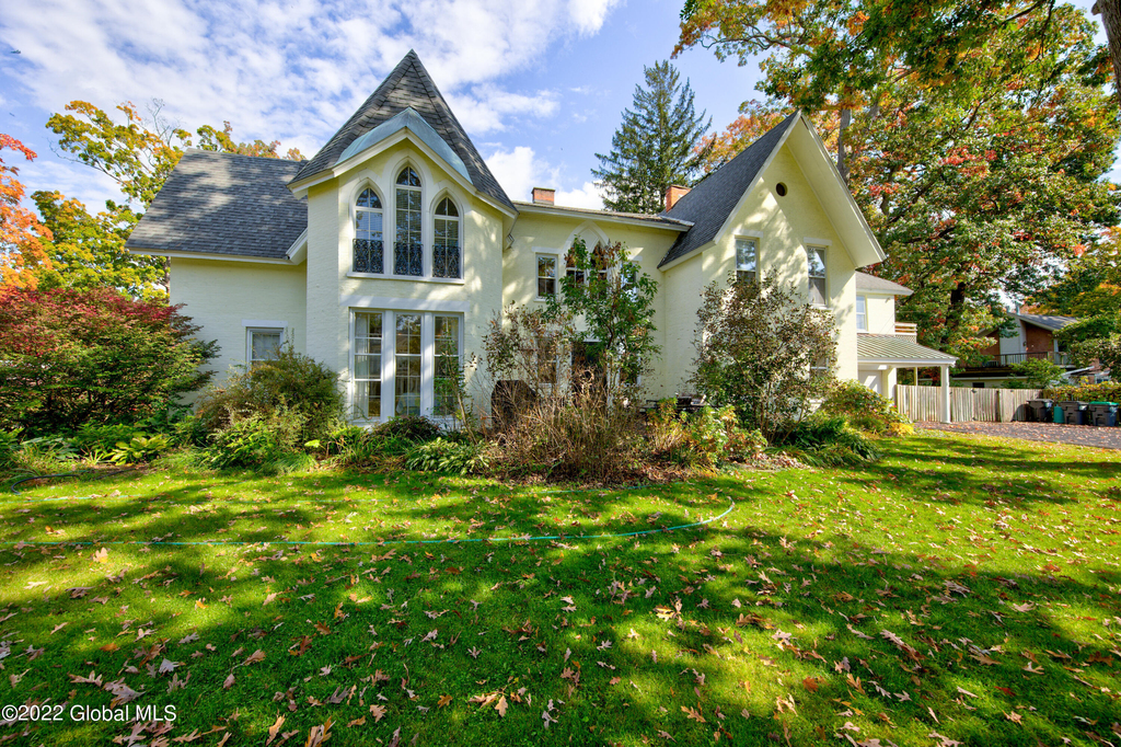 21 Park Place - Photo 0