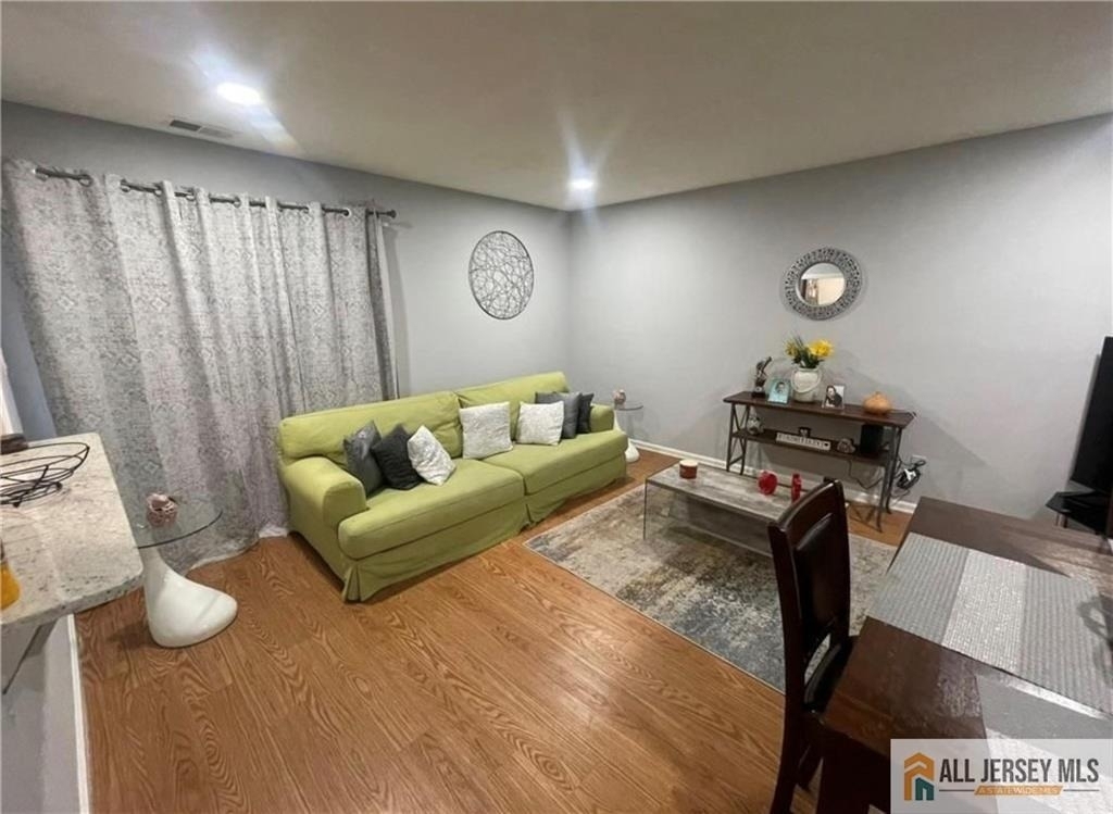 103 Woodbridge Common - Photo 1