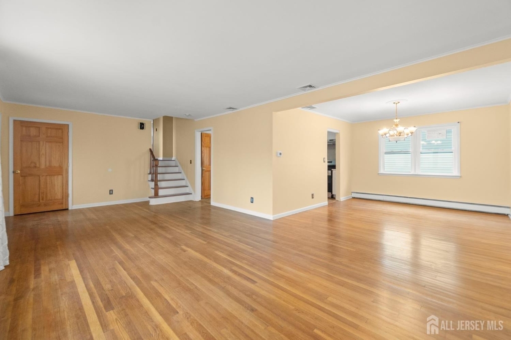 762 762 Valley St Street - Photo 4