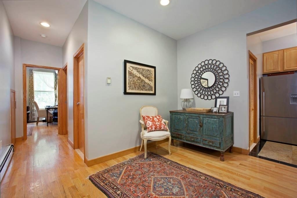 105 E 9th Street - Photo 2