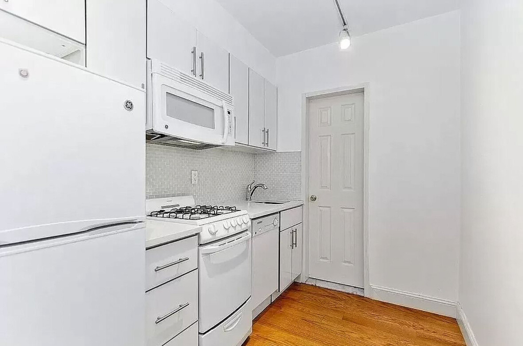 172 Mulberry Street - Photo 3