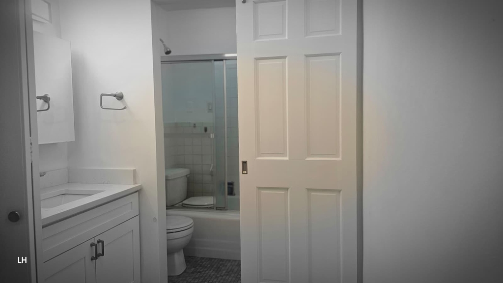 35-20 Leverich Street - Photo 14