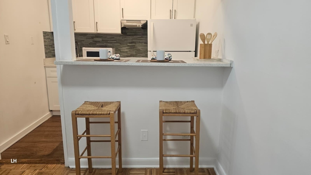 35-20 Leverich Street - Photo 9