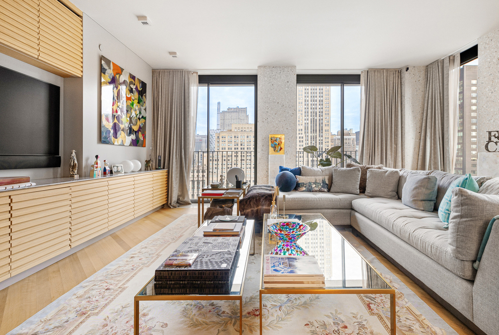 16 W 40th Street - Photo 0