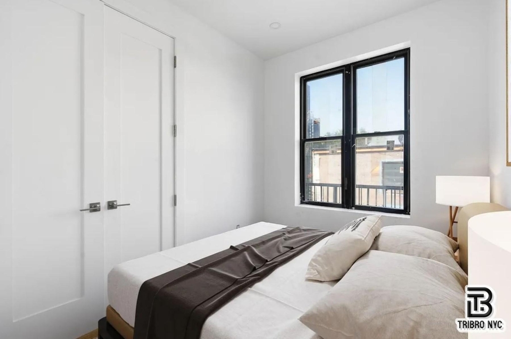 416 Lorimer Street - Photo 5