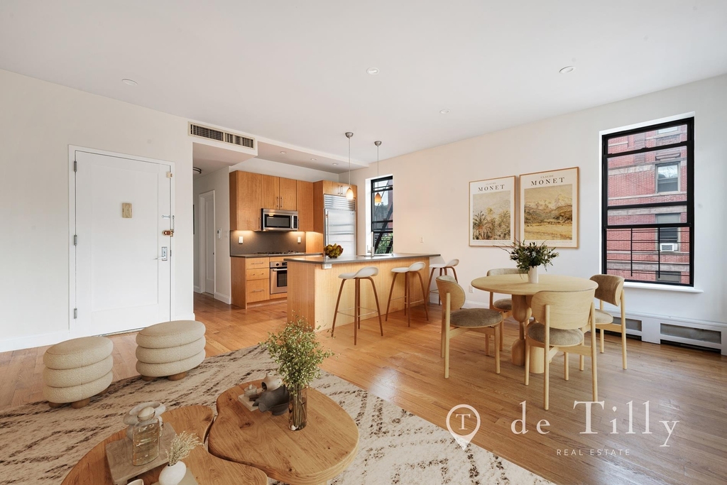536 Henry Street - Photo 1