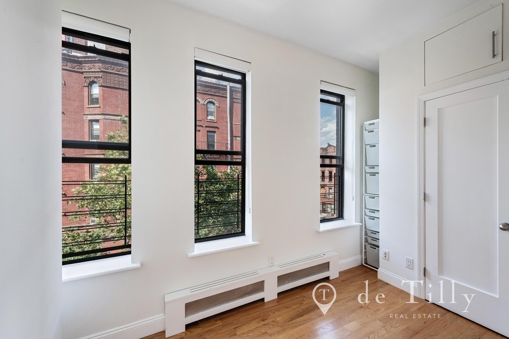 536 Henry Street - Photo 15