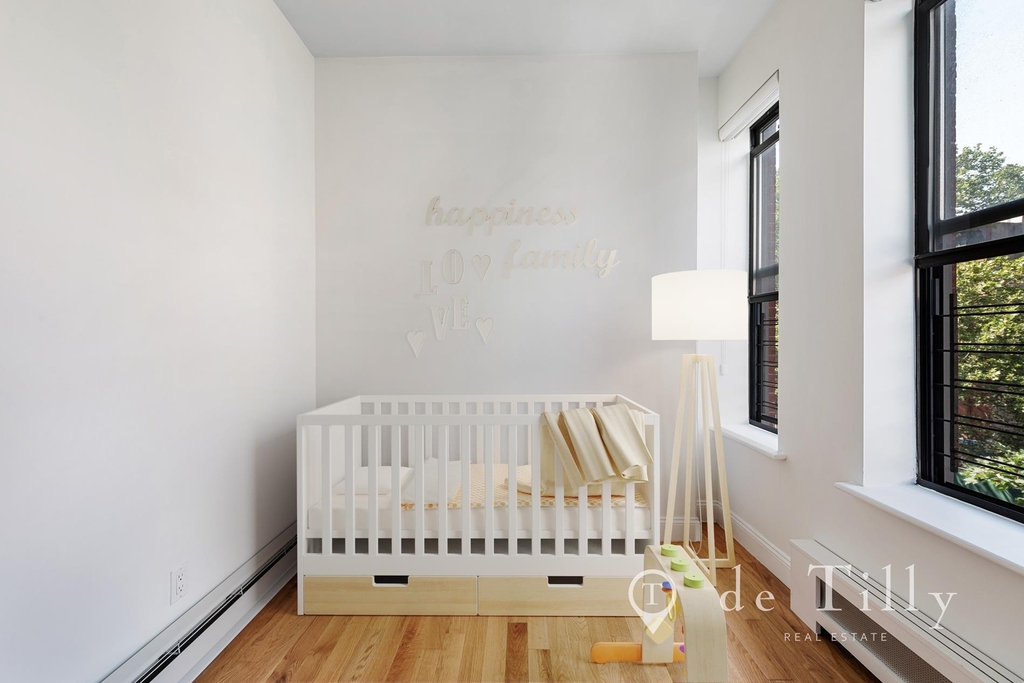 536 Henry Street - Photo 13