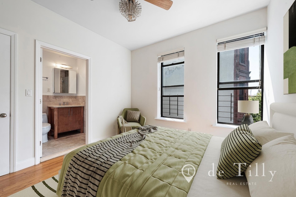 536 Henry Street - Photo 8