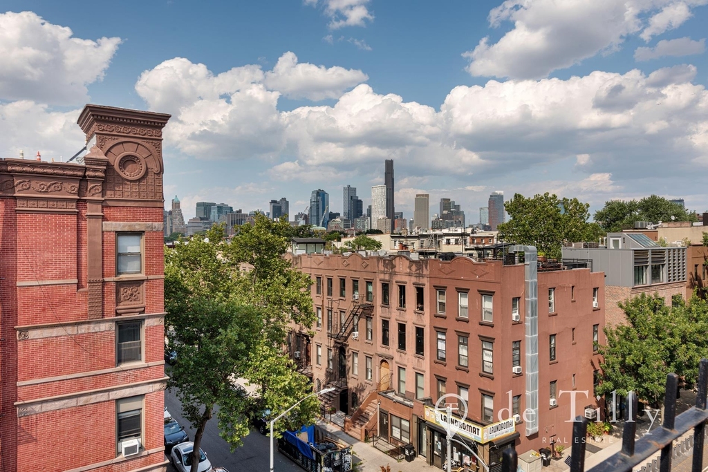 536 Henry Street - Photo 17