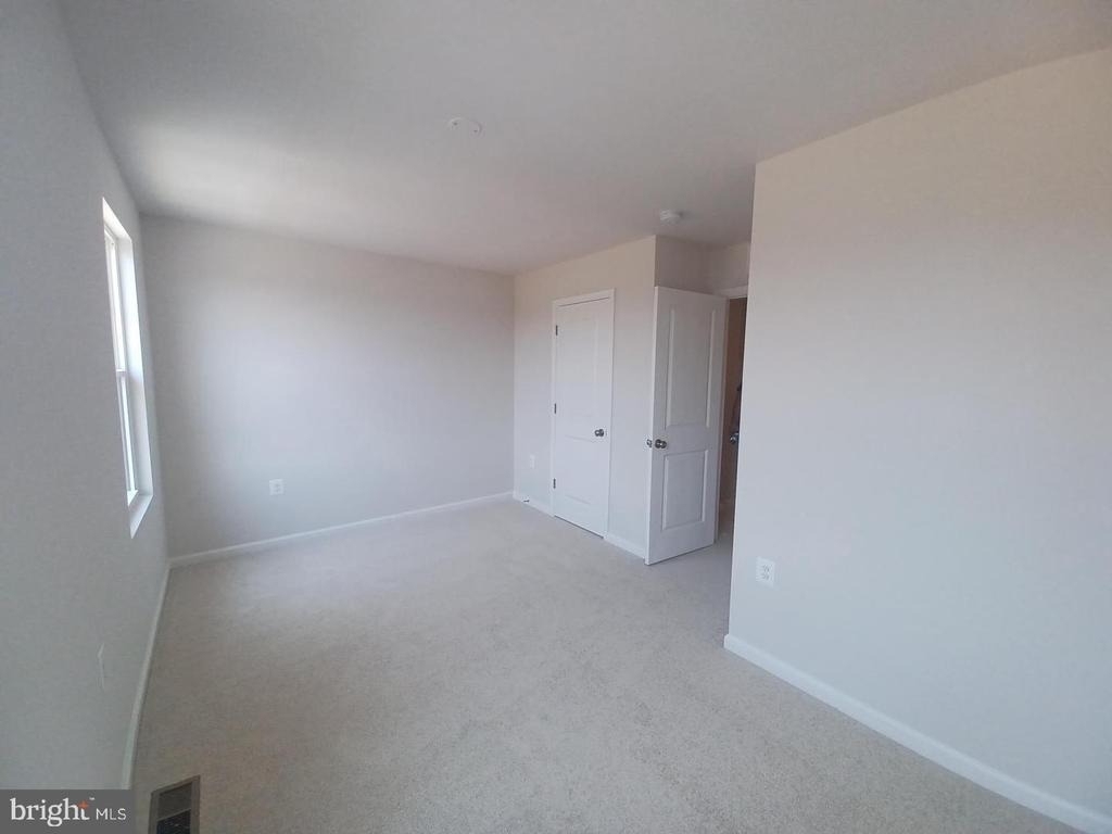 182 Coolidge Ave - Photo 10