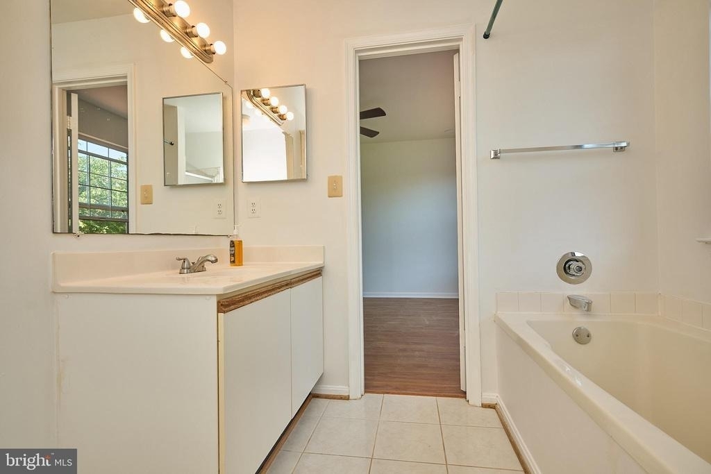46760 Hobblebush Terrace - Photo 10