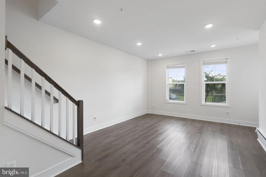 42623 Nubbins Terrace - Photo 4