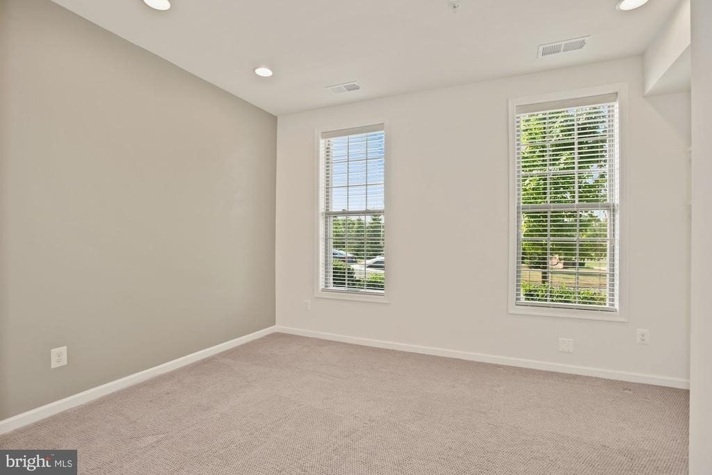 43176 Witham Square - Photo 25