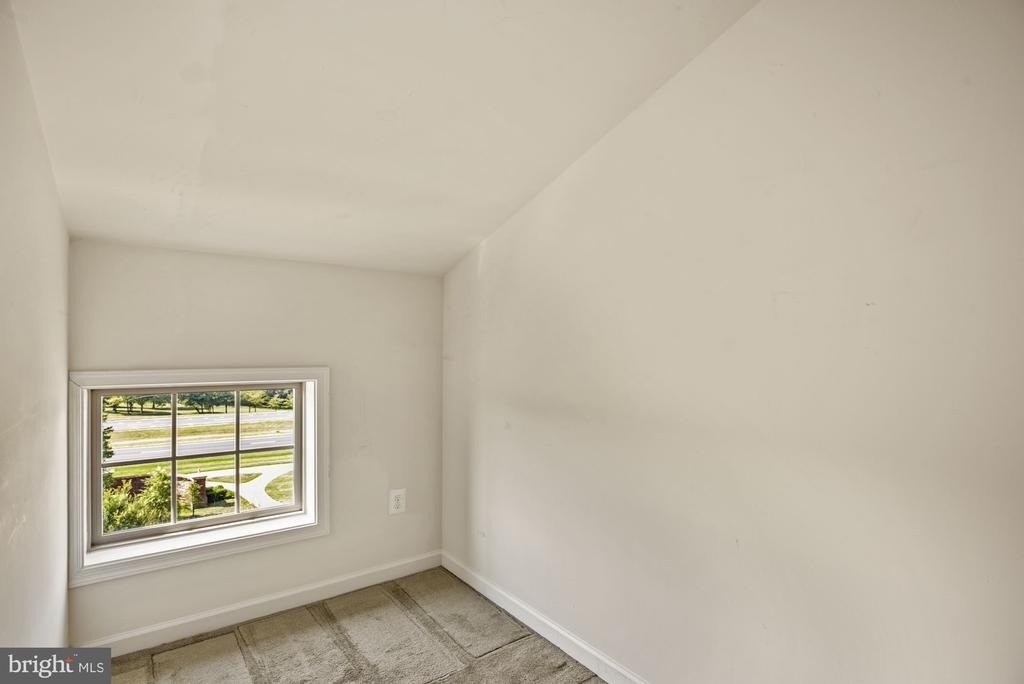 43176 Witham Square - Photo 32