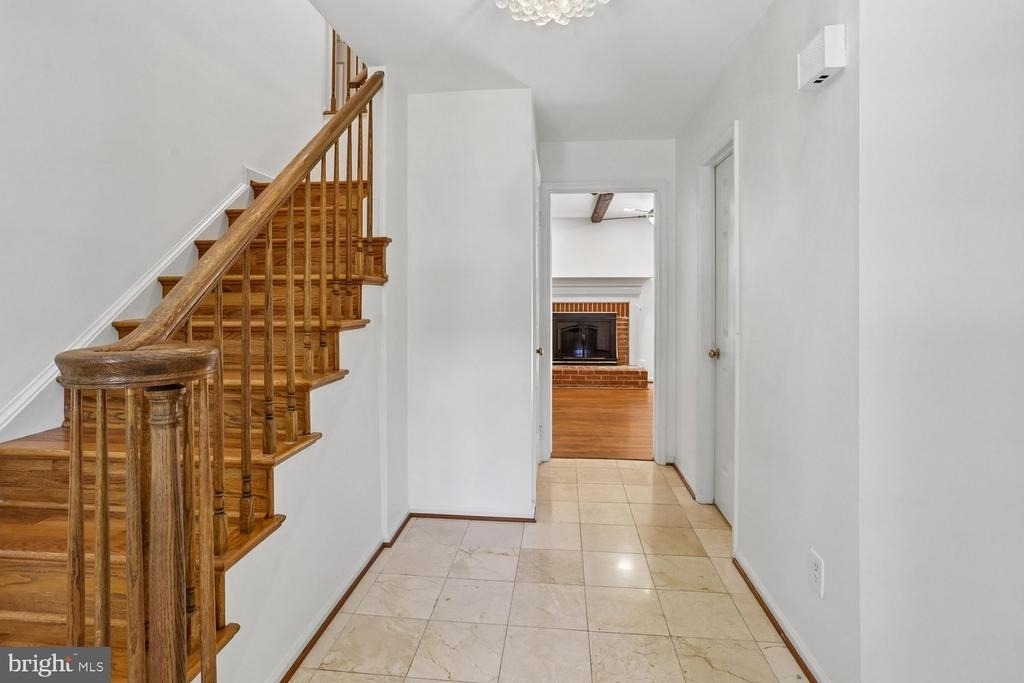 903 Ridge Drive - Photo 4