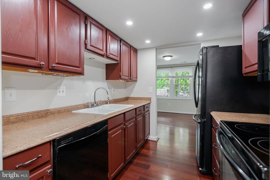 6324 Lightburn Court - Photo 8