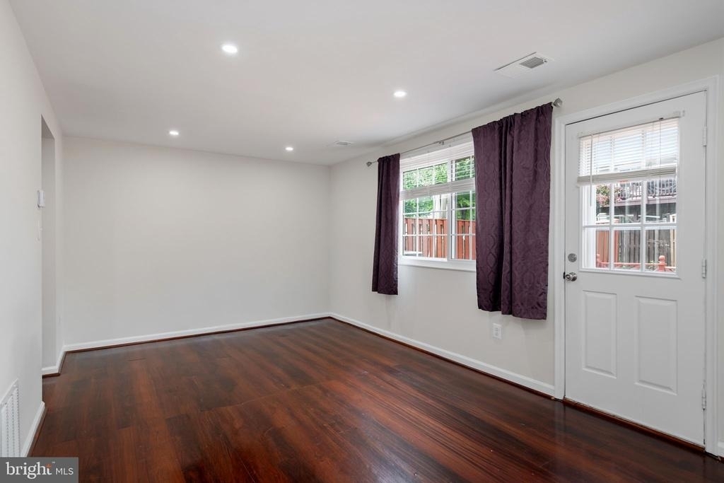 6324 Lightburn Court - Photo 6