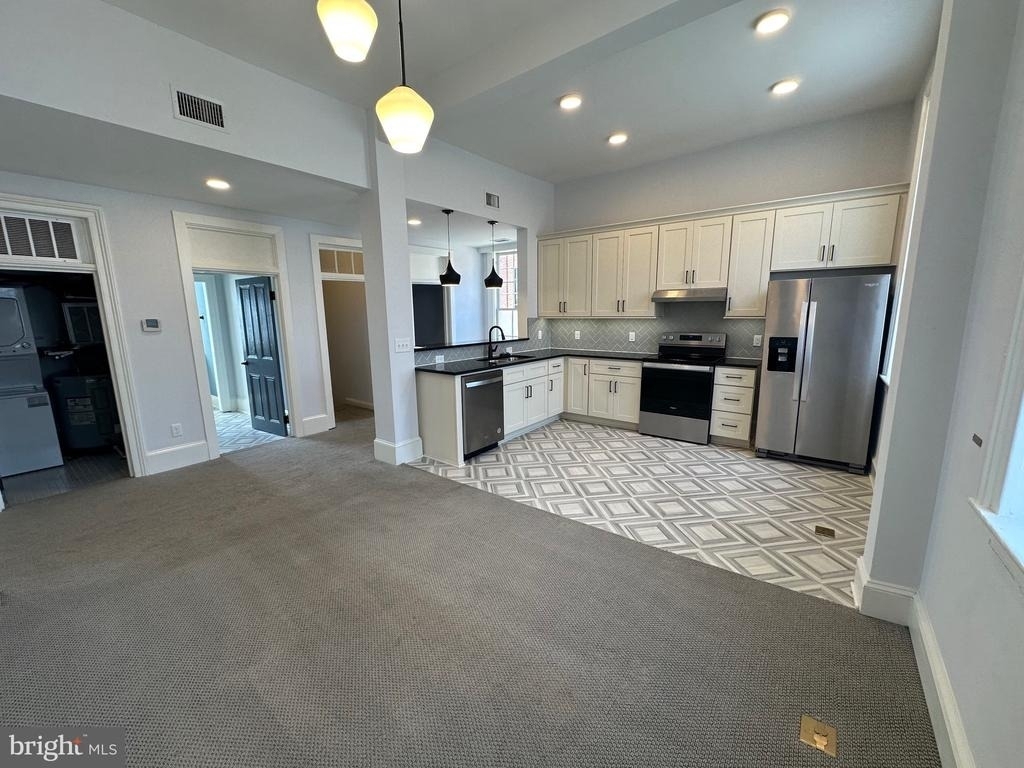 202 Hanover Street - Photo 1