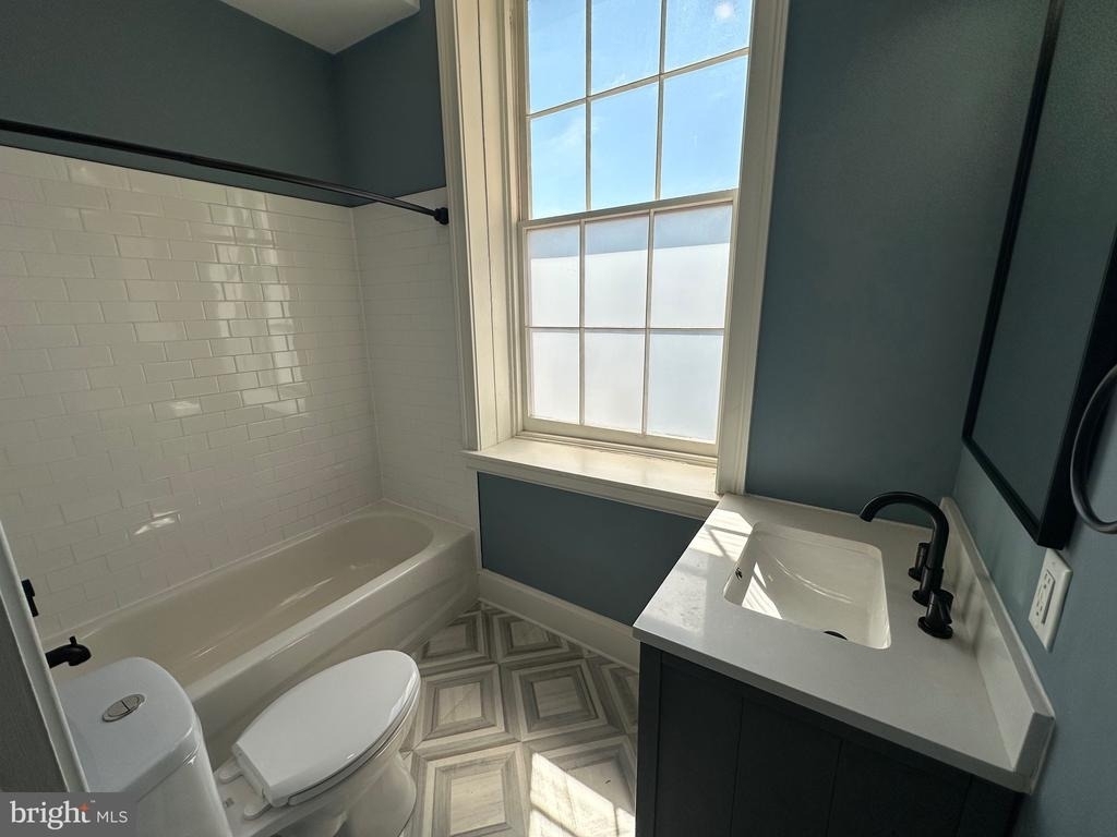 202 Hanover Street - Photo 5
