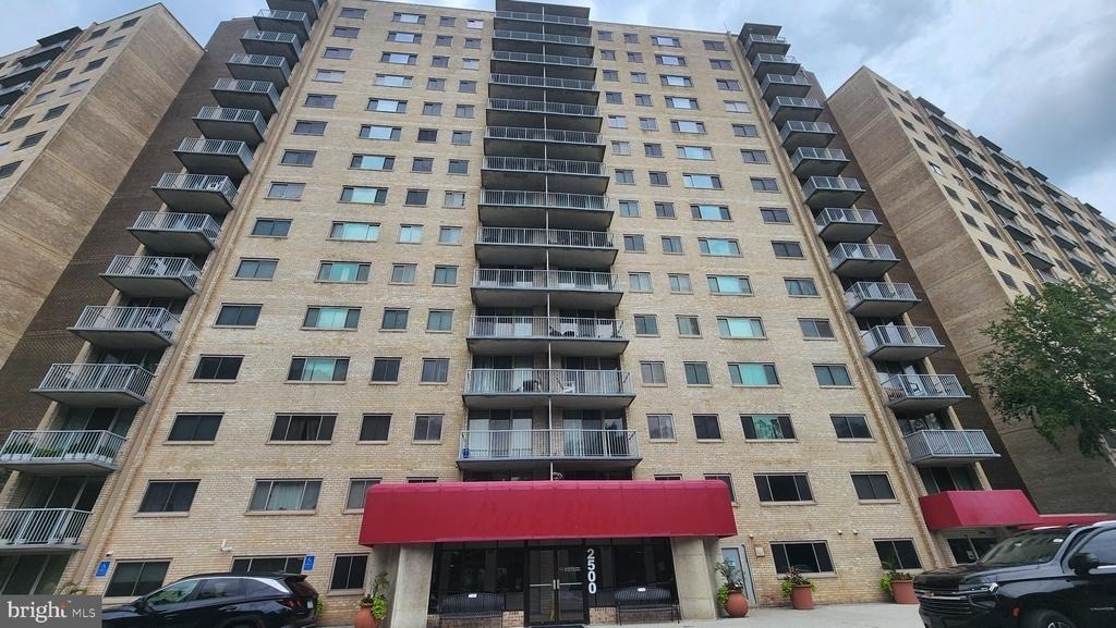 2500 N Van Dorn Street - Photo 0