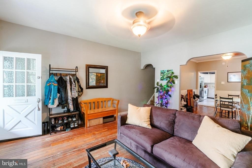 456 Lyceum Avenue - Photo 1