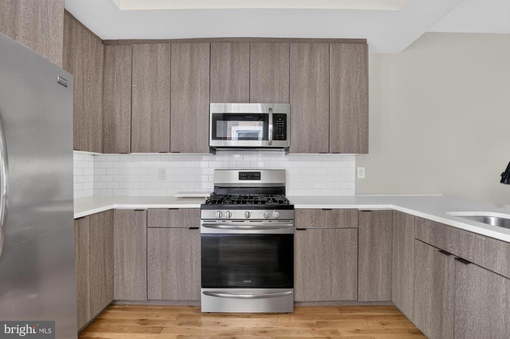 2336 W Thompson Street - Photo 7