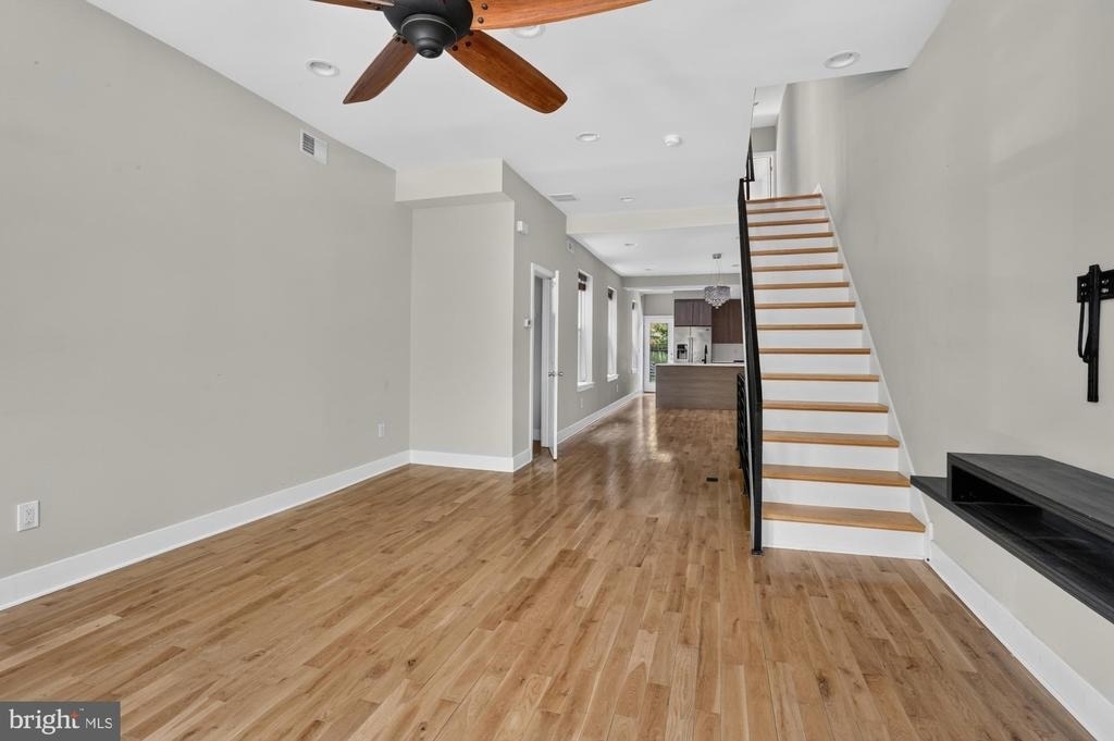 2336 W Thompson Street - Photo 1