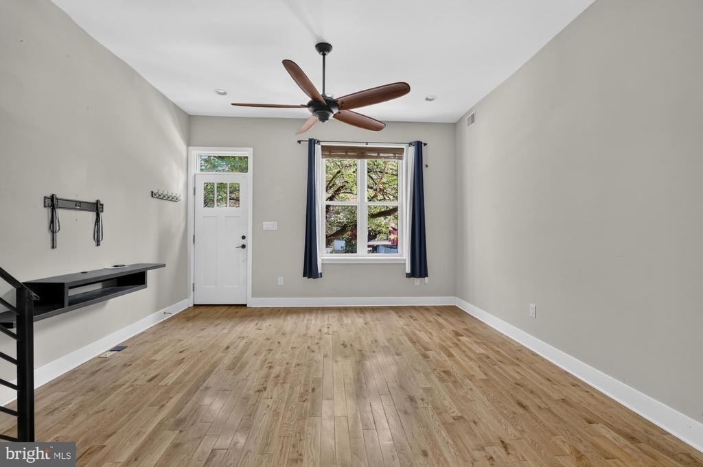 2336 W Thompson Street - Photo 2