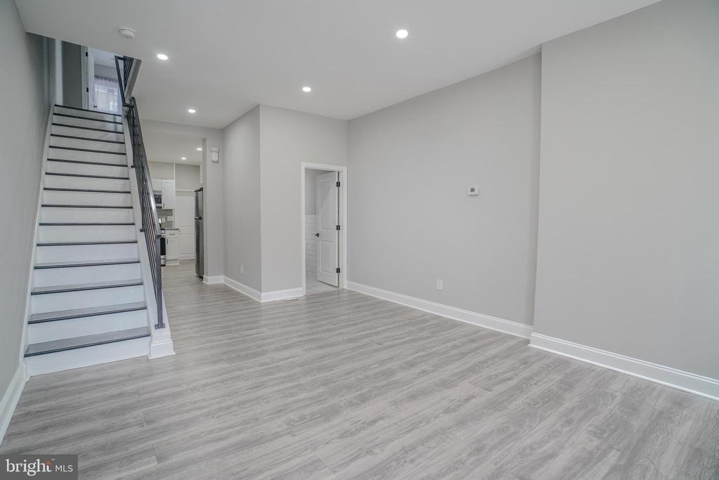 1535 W Seltzer Street - Photo 5