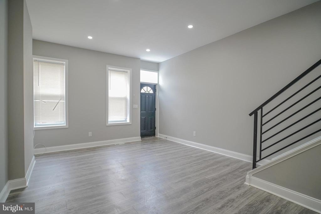1535 W Seltzer Street - Photo 3
