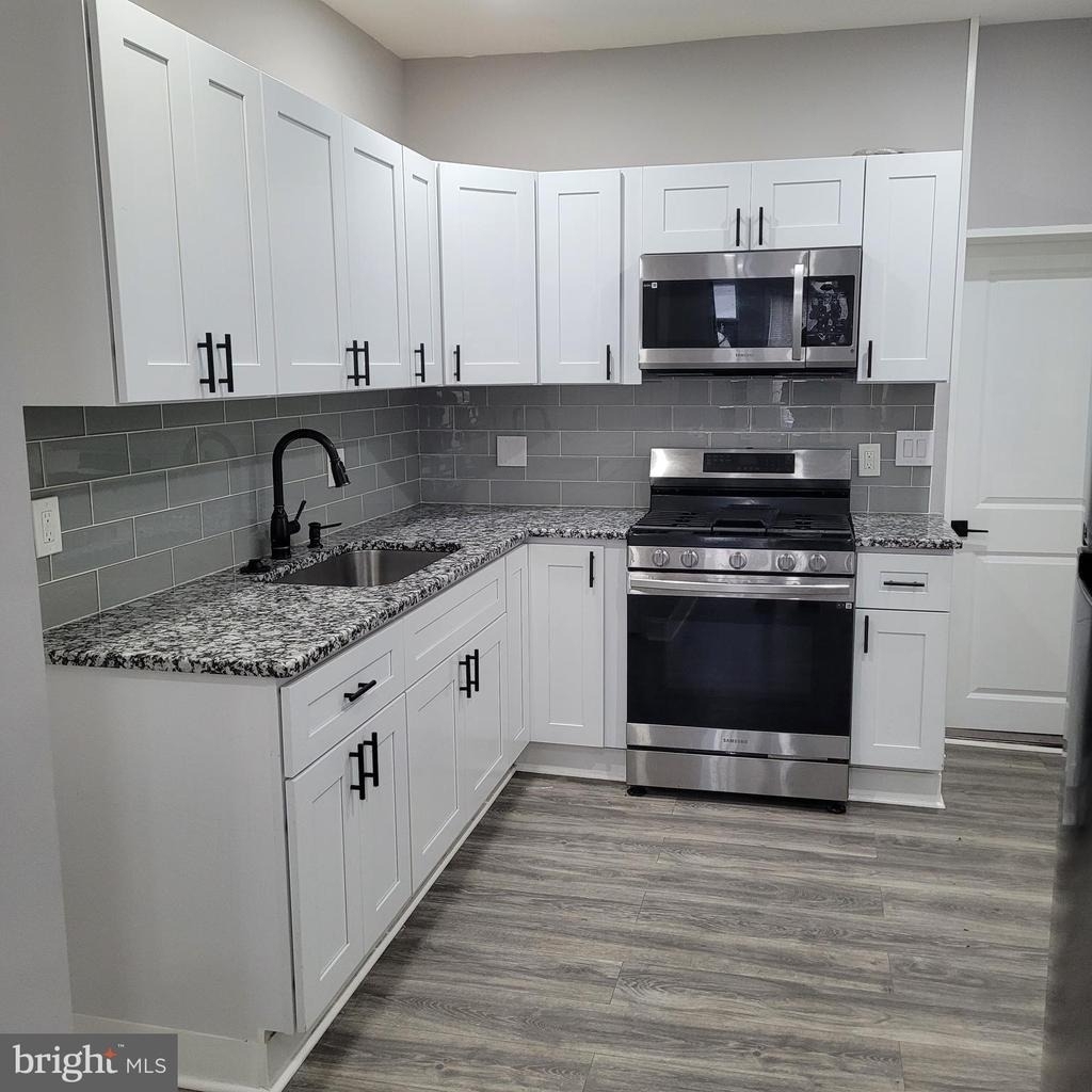 1535 W Seltzer Street - Photo 11