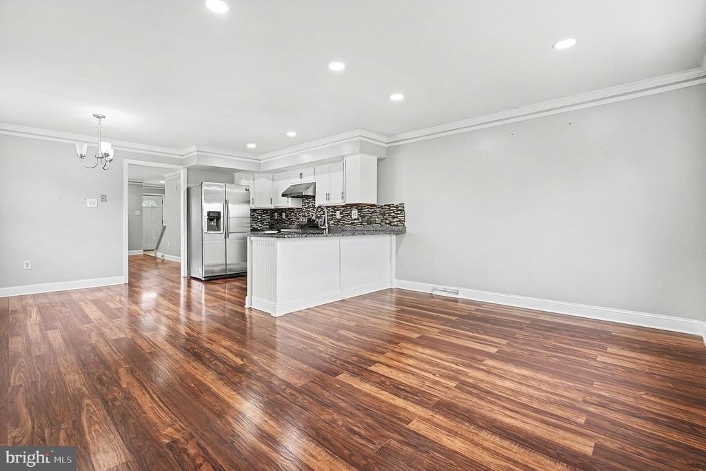 261 Florence Drive - Photo 2