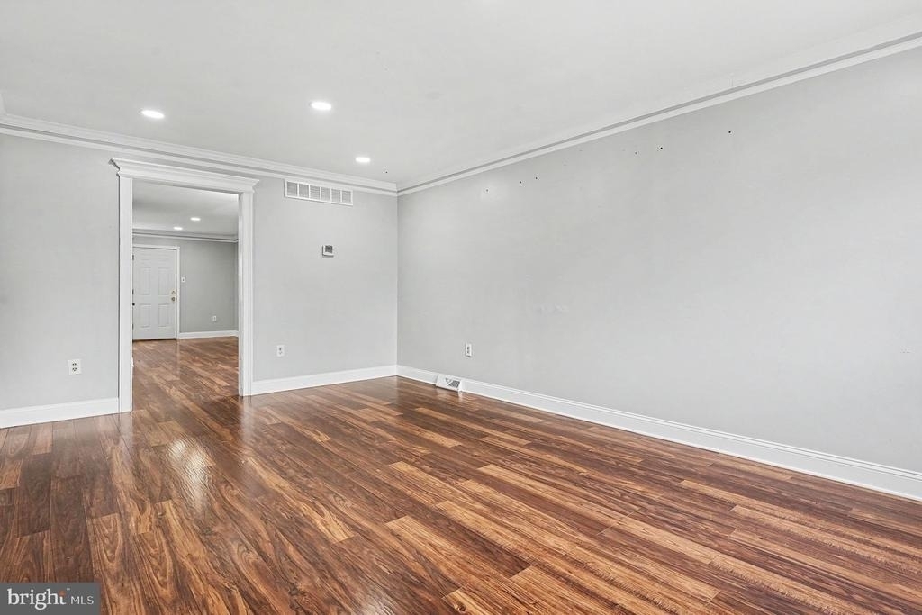 261 Florence Drive - Photo 4