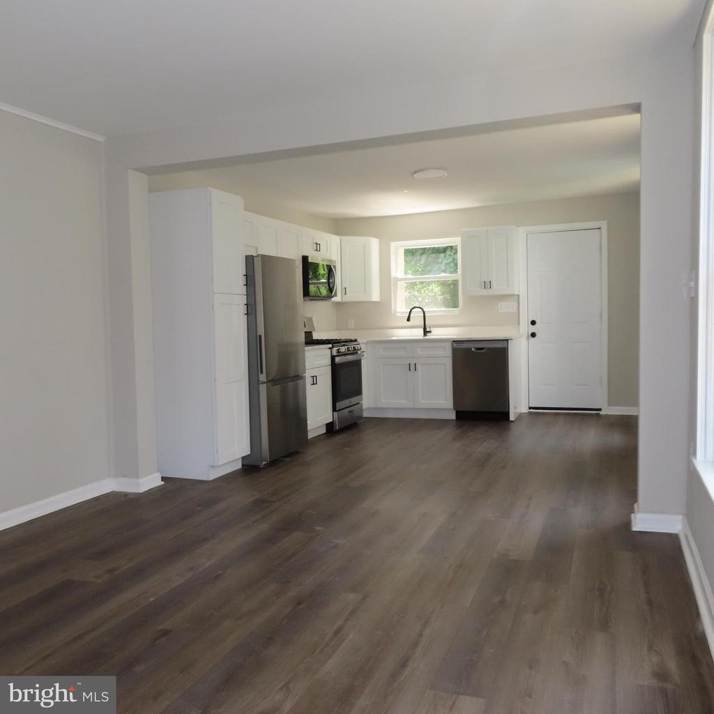 828 Broad Street - Photo 9
