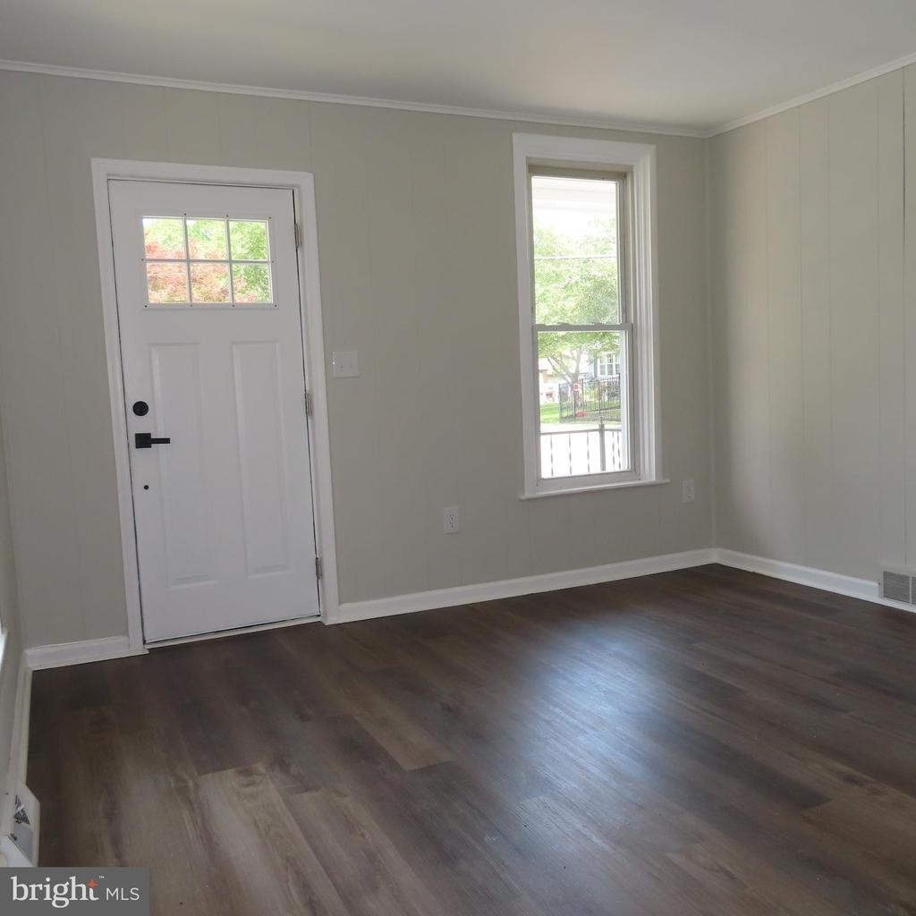 828 Broad Street - Photo 4