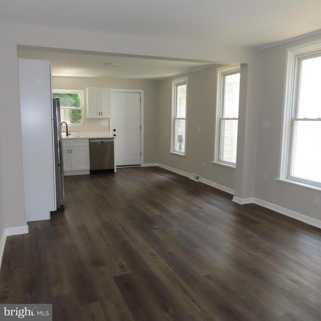 828 Broad Street - Photo 8