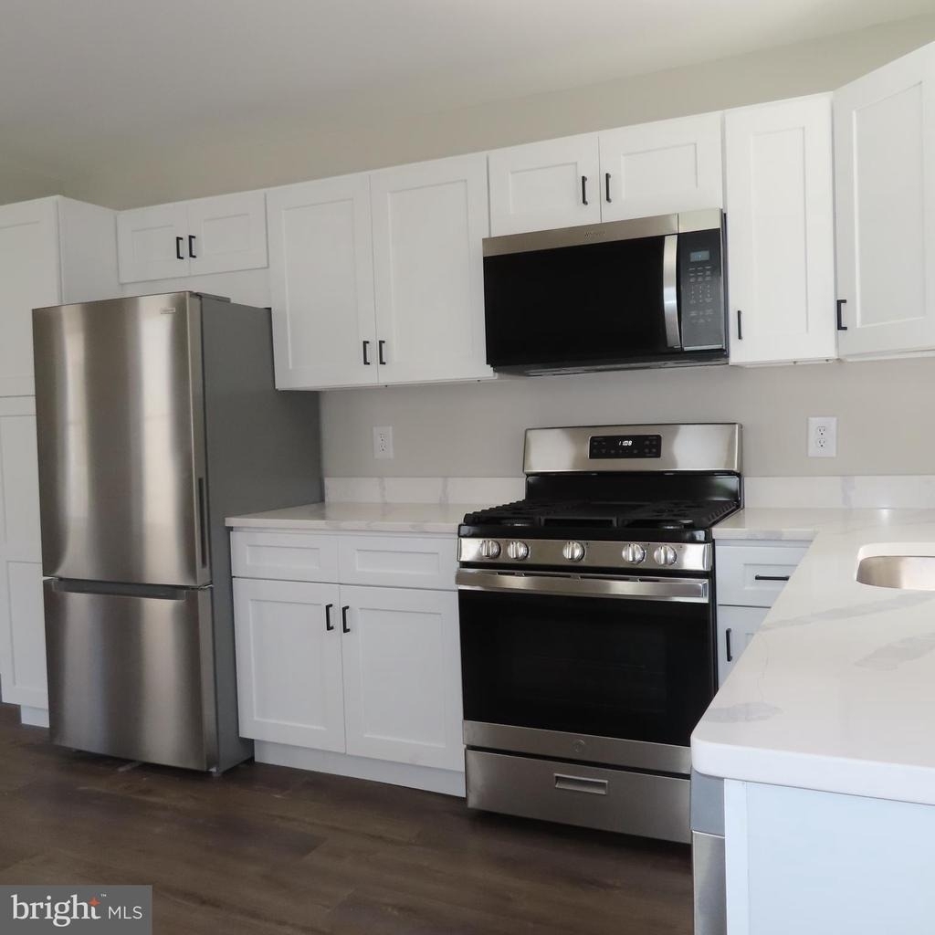 828 Broad Street - Photo 11