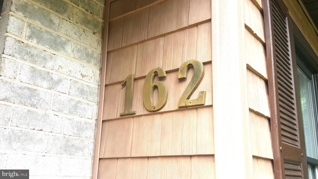 162 Bishops Drive - Photo 2