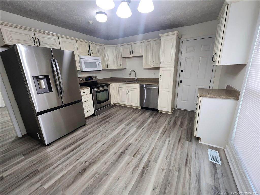 5521 Deep Hollow Court - Photo 3
