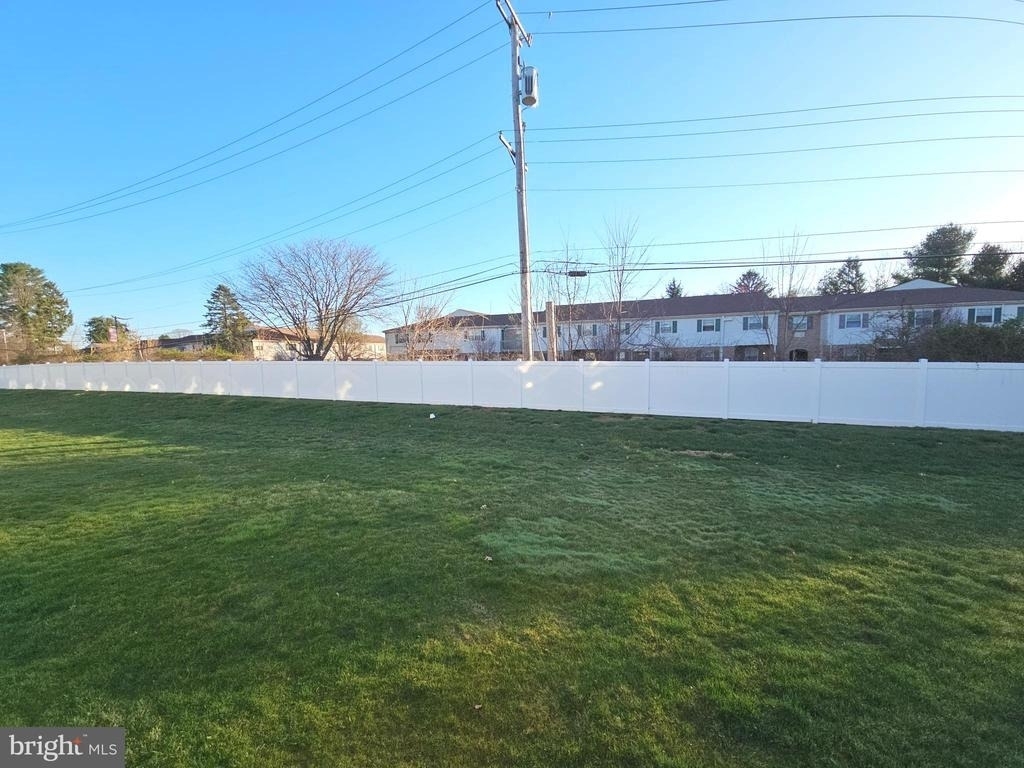 750 E Marshall Street - Photo 21
