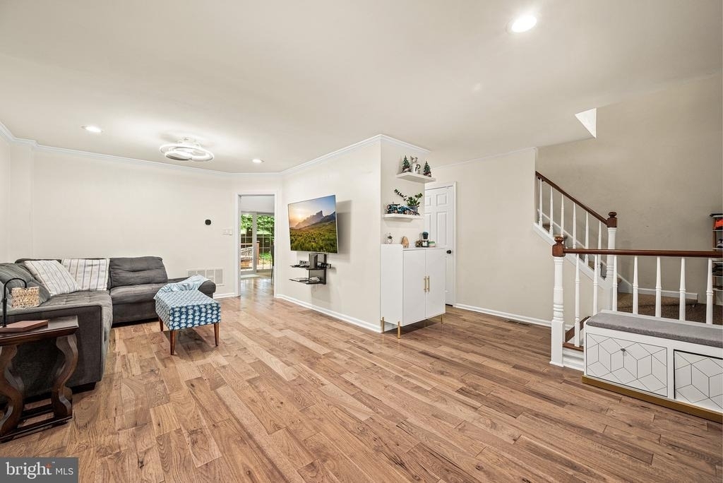 705 Shippen Drive - Photo 4