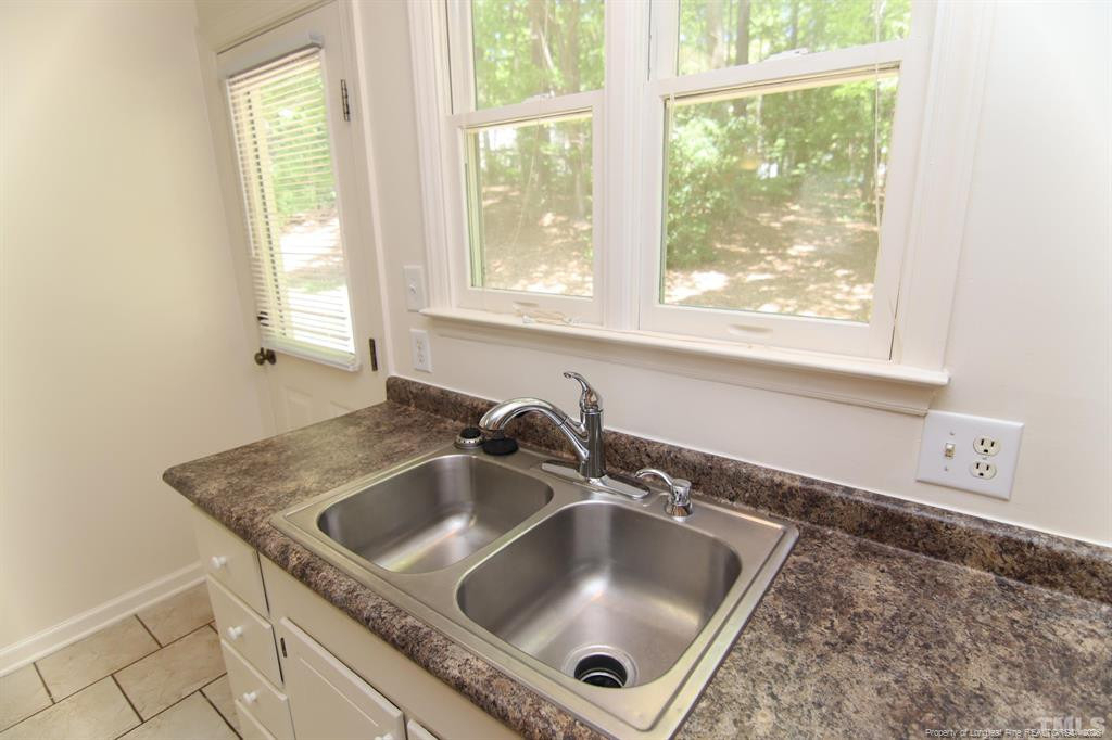 6114 Deerwood Place - Photo 10