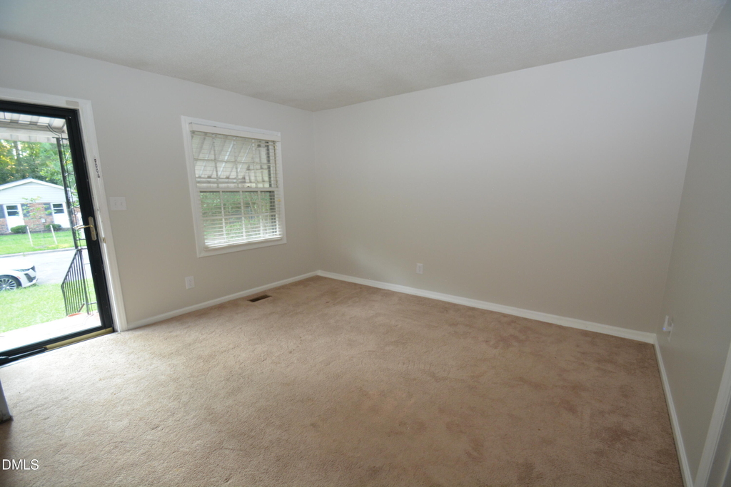 3407 Facade - Photo 5
